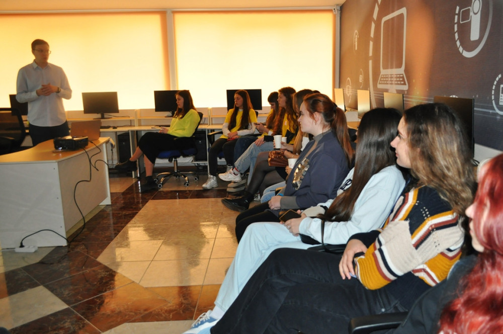 10446 image for slide