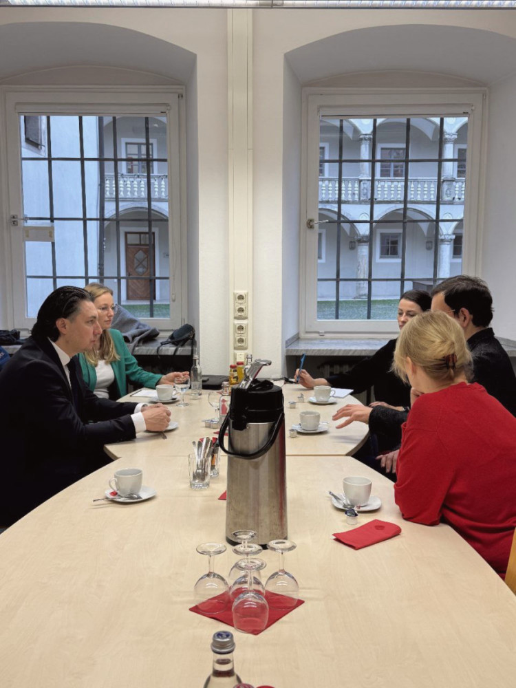 11782 image for slide