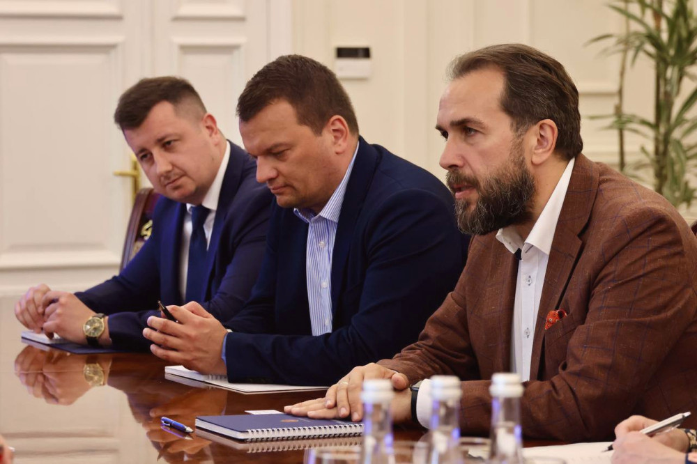 13712 image for slide