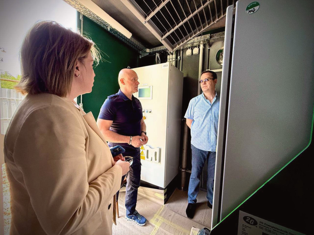 13977 image for slide