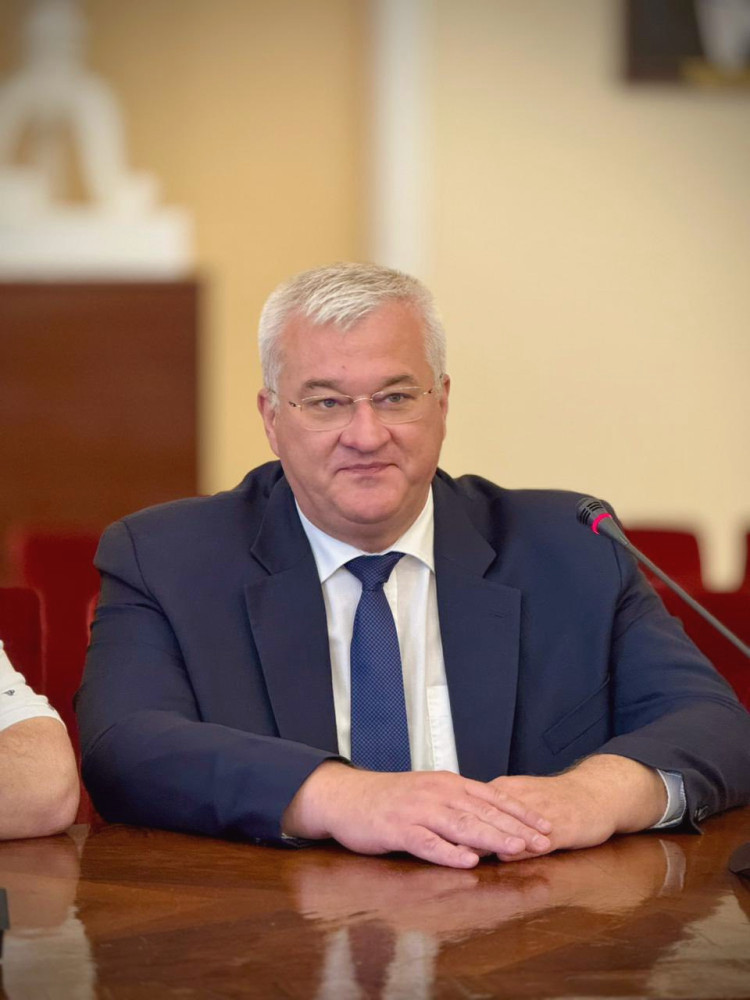 14008 image for slide