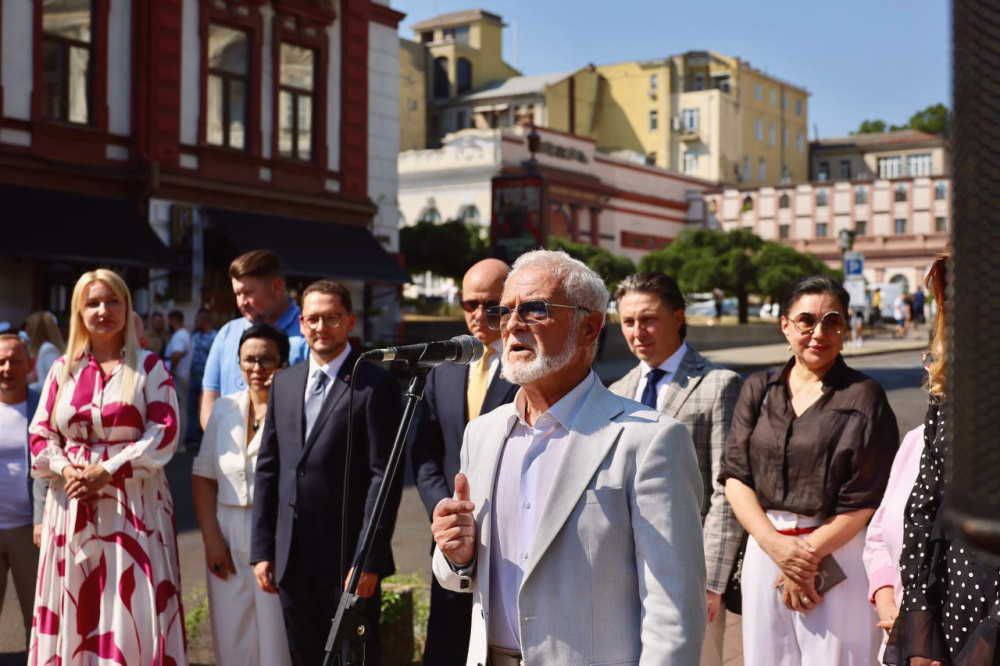 15733 image for slide