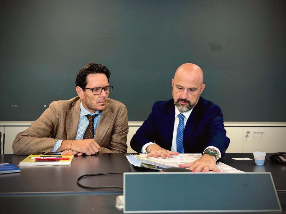 15894 image for slide