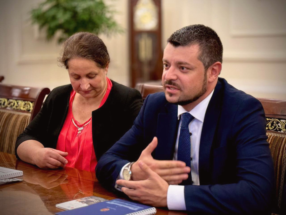 16054 image for slide